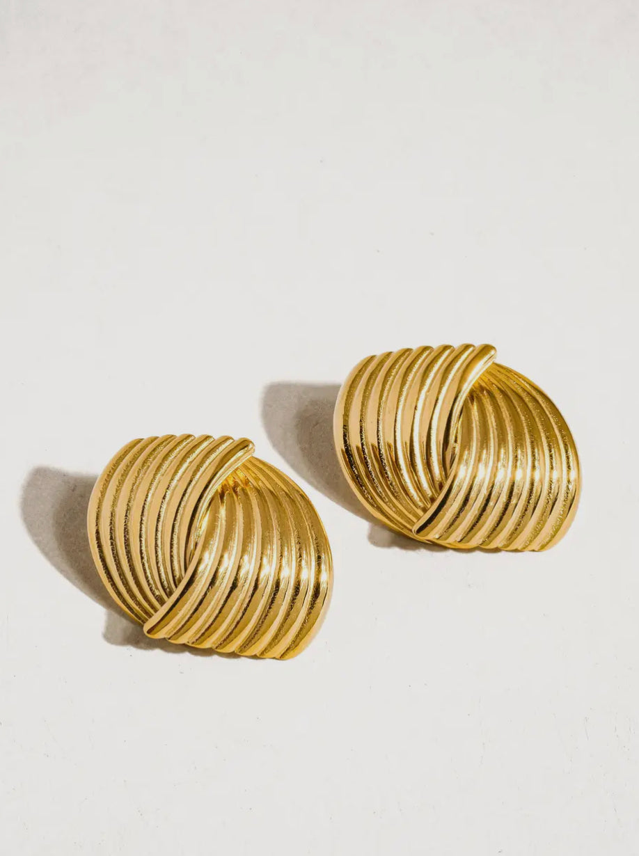 Wavy studs
