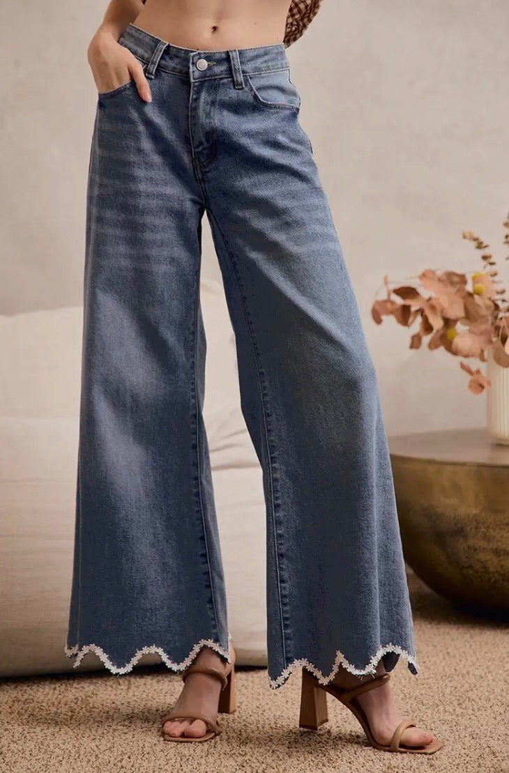 Mid rise Denim Flare Jeans Scallop Edge