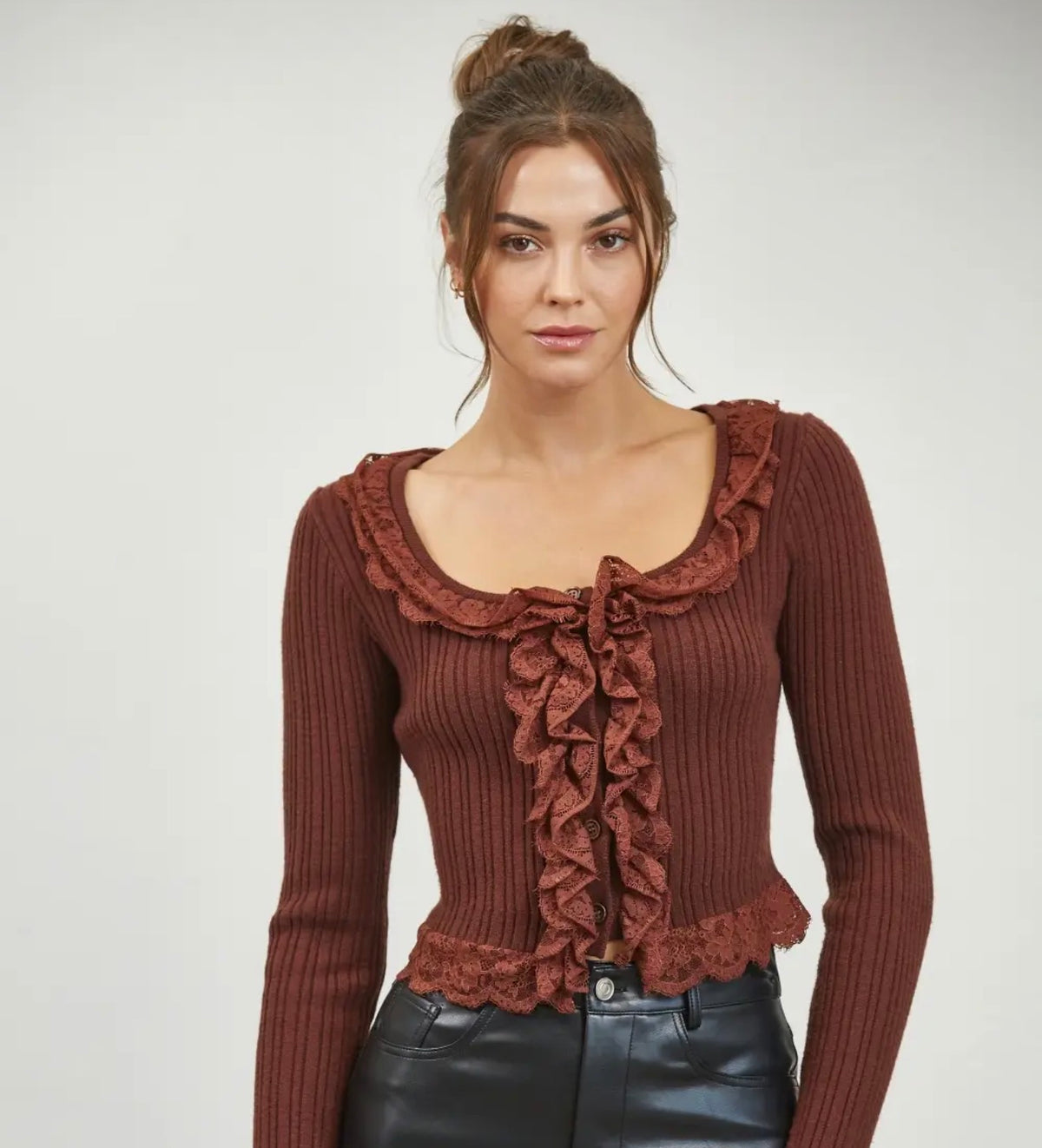 Robbed knit ruffled long sleeve