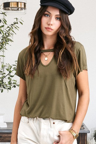 CUTOUT FRONT DETAILED SHORT SLEEVE TOP