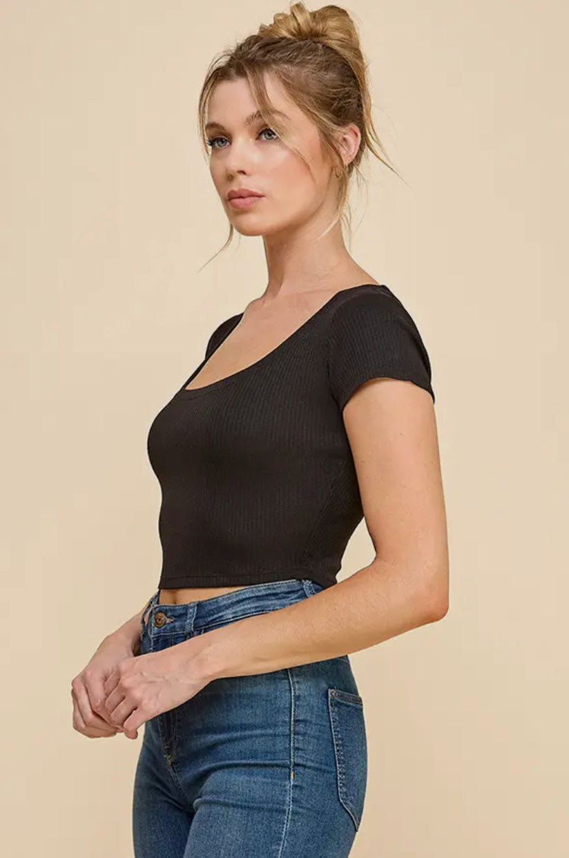 Short sleeve crop top