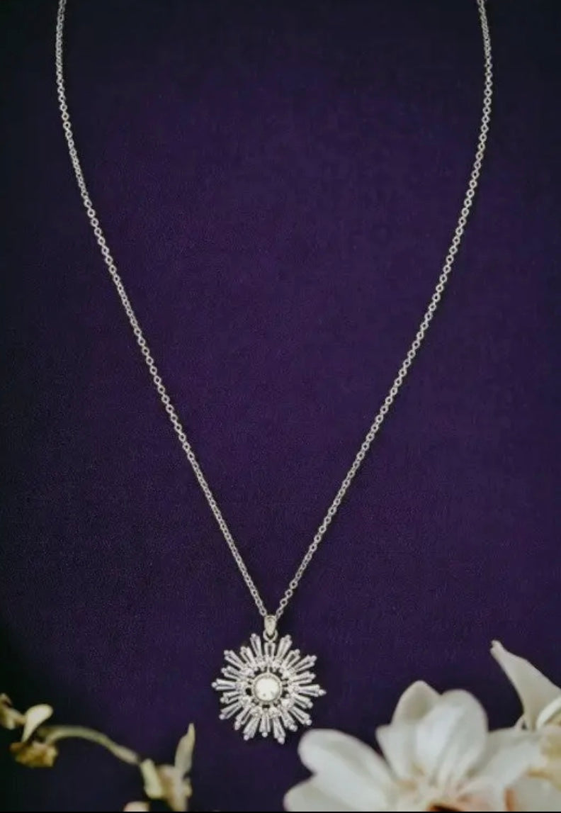 Floral pendant necklace