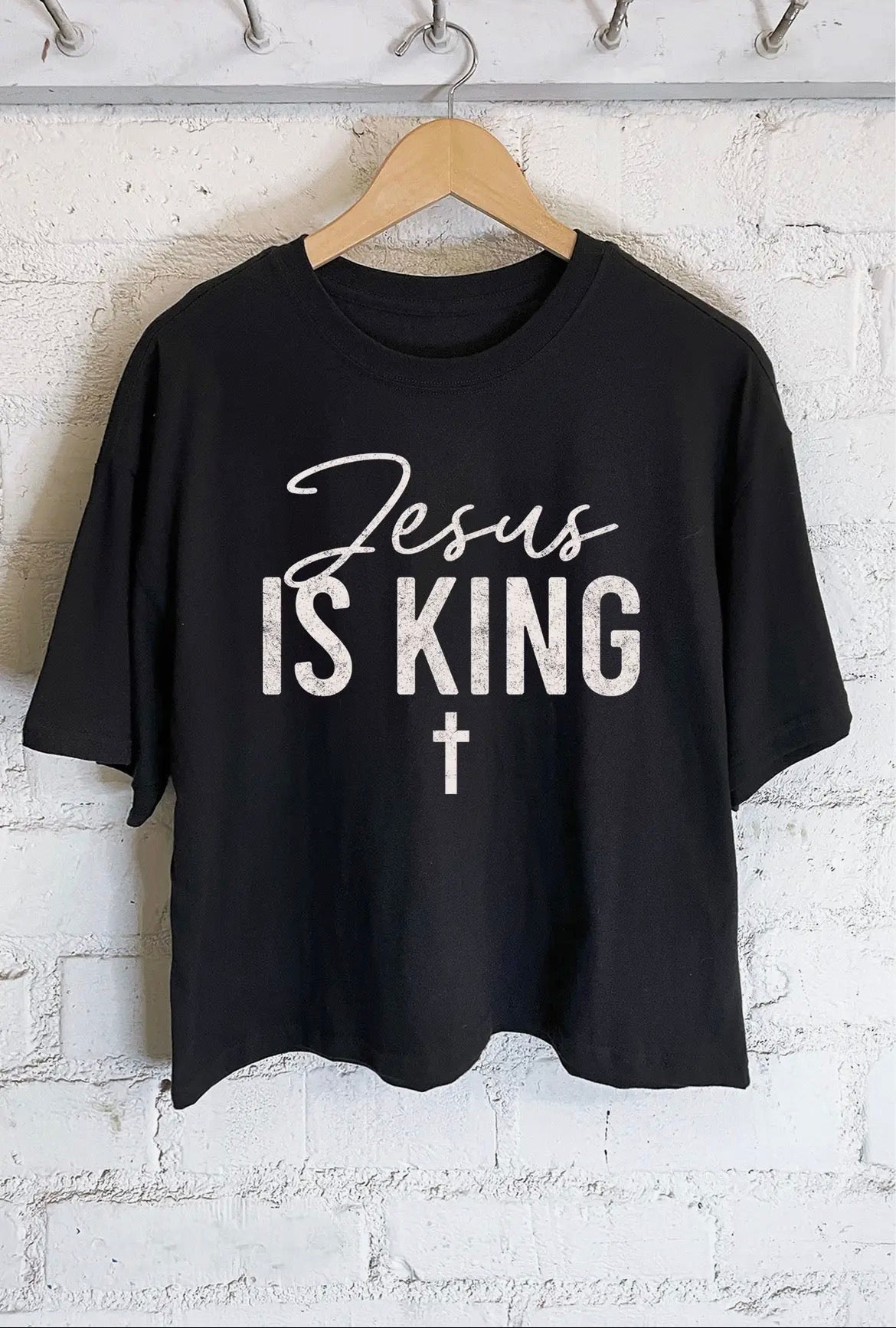Jesus is king crop