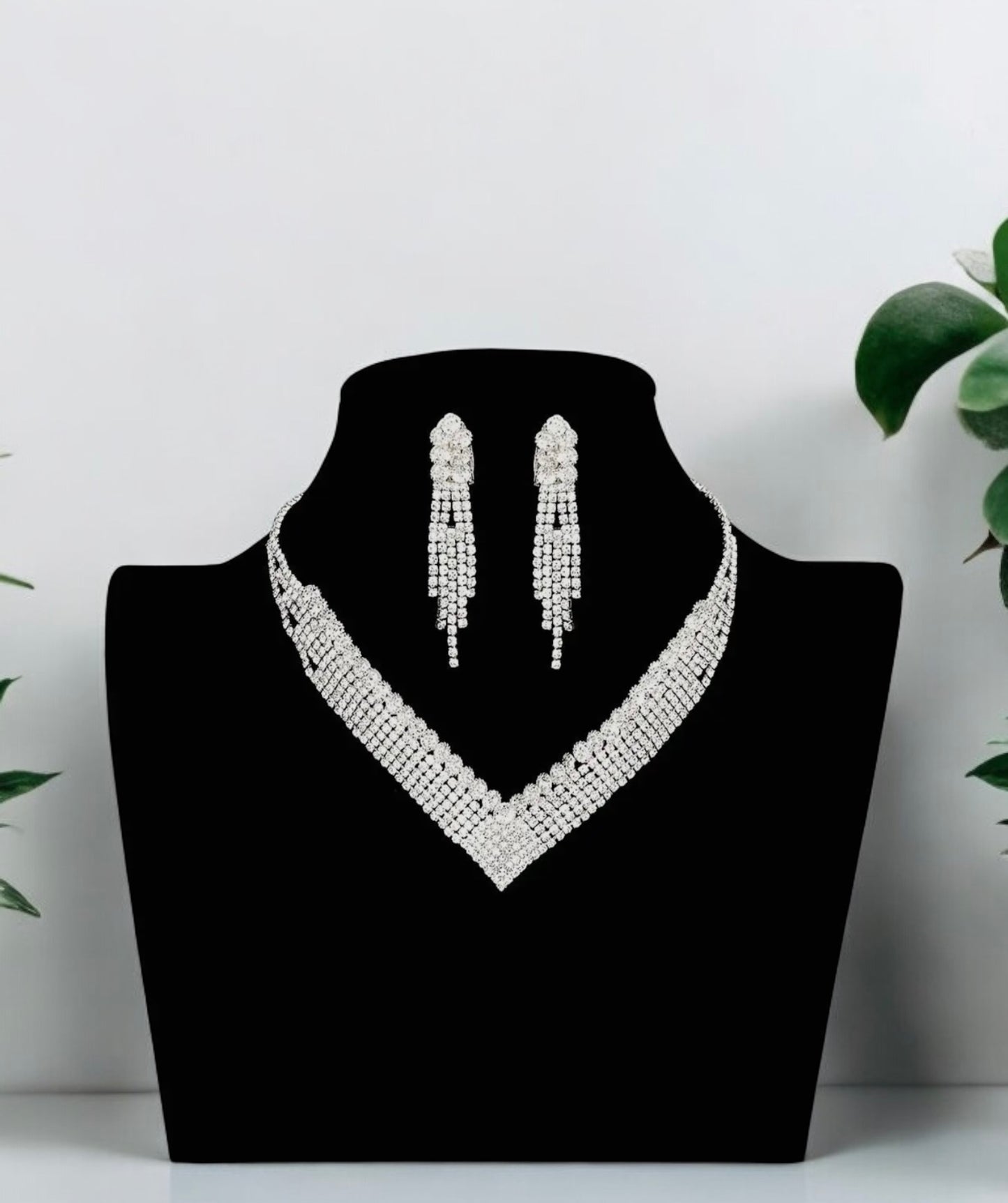 Silver V Shape Necklace Set