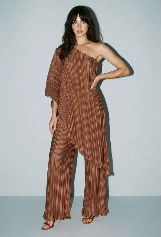 Pleated one shoulder set