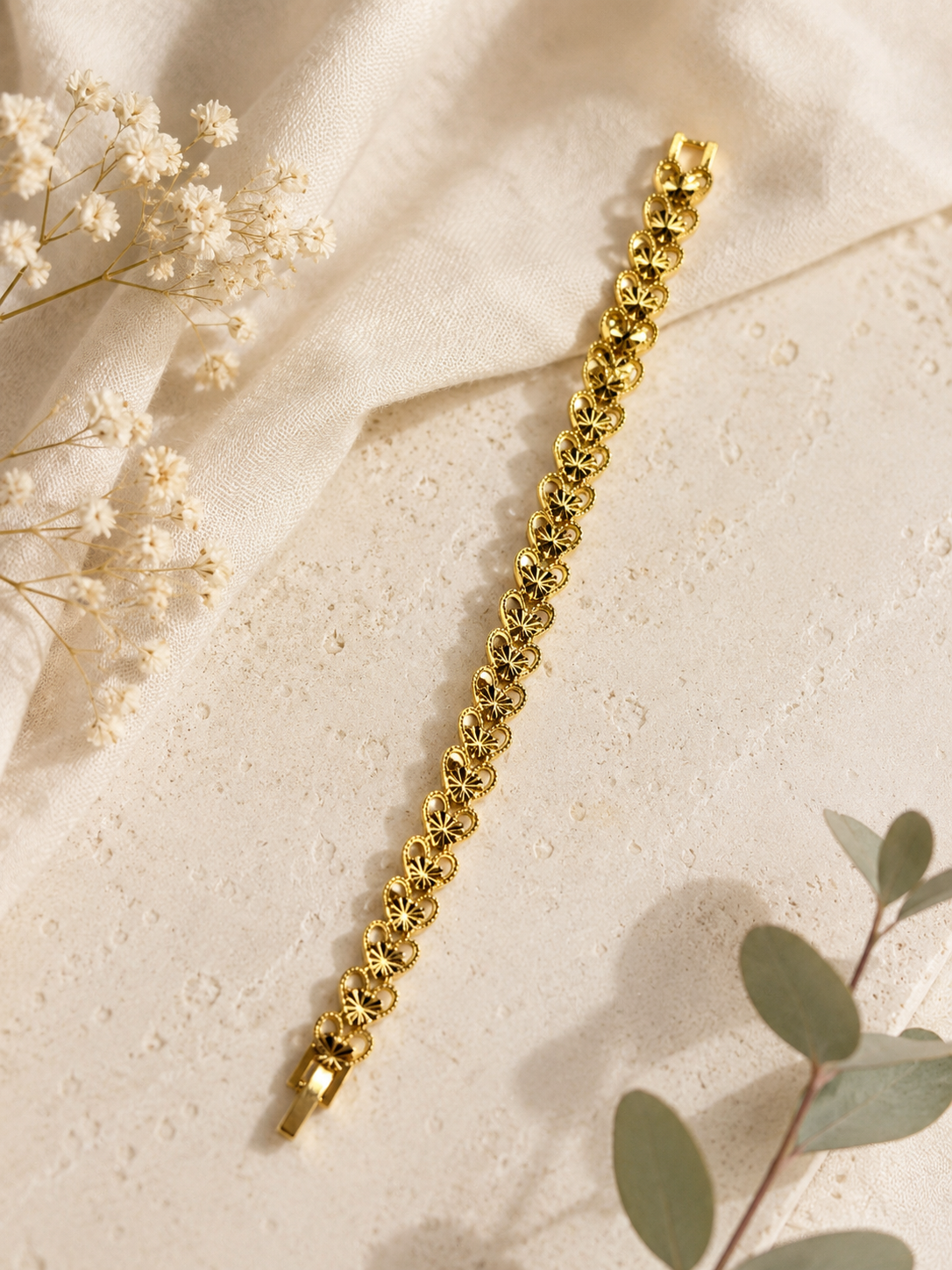 Golden Hearts Bracelet