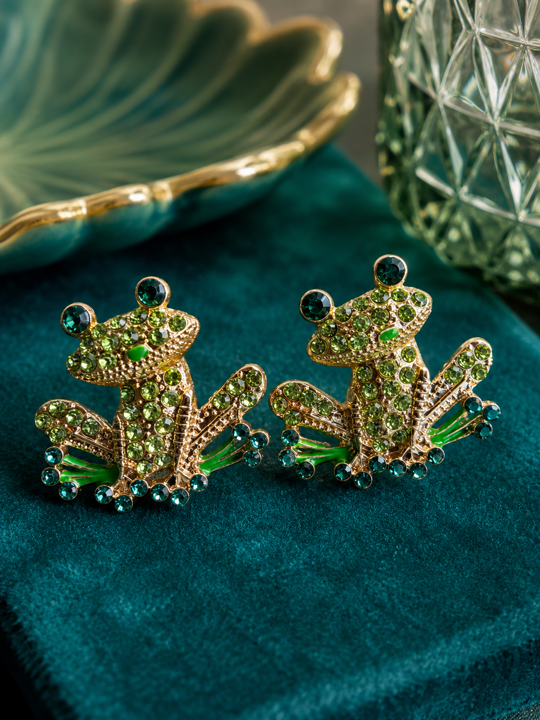 Frog love earrings