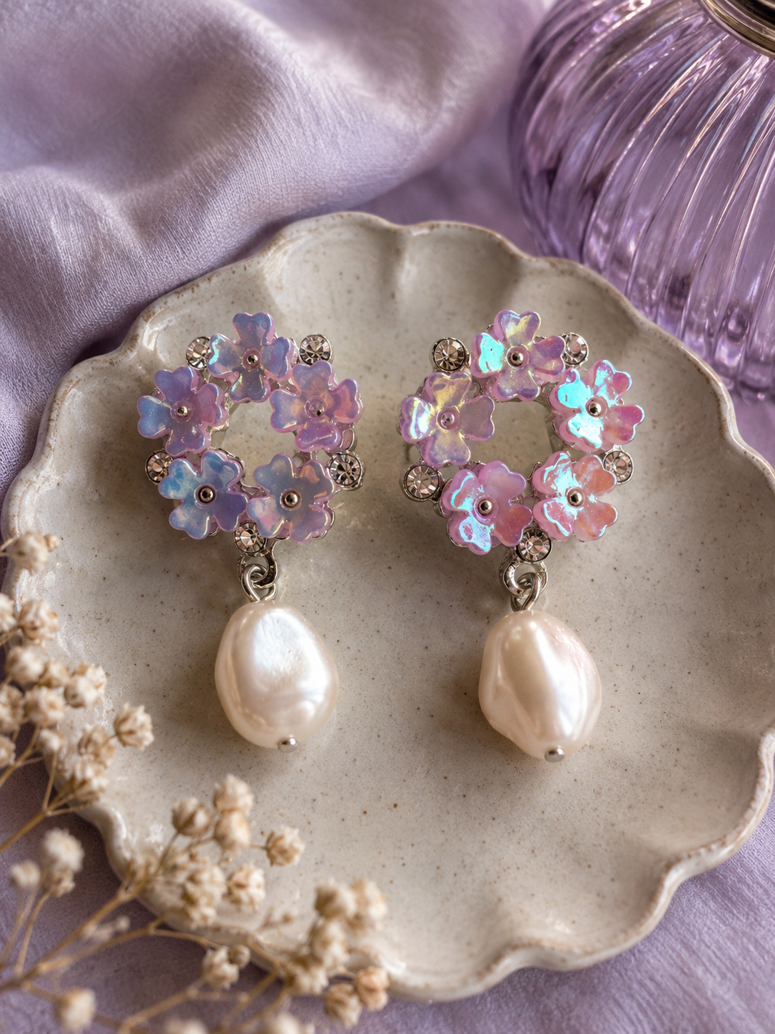 Floral and pearls earrings